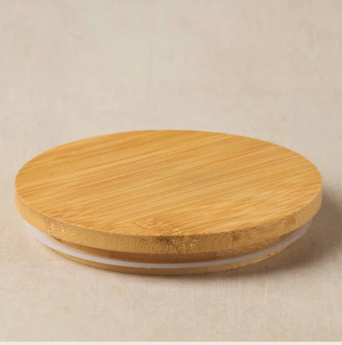 Bamboo lid for 3 wick candles